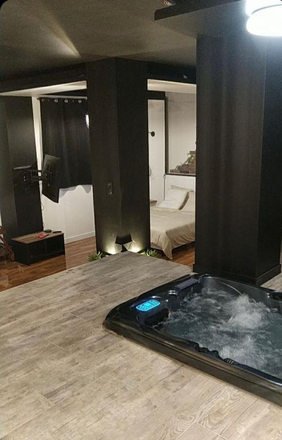 La Suite Grenoble Spa Jacuzzi Et Sauna Privatif Exteriér fotografie
